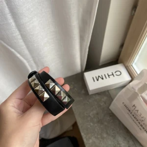 Nitarmband  - Nitarmband som inte kommer till andvänding längre, köpt här på Plick så vet tyvärr inte vart den kommer ifrån 