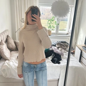 Beige polo - Beige polo ifrån Nakd i storlek M/38💕💕💕