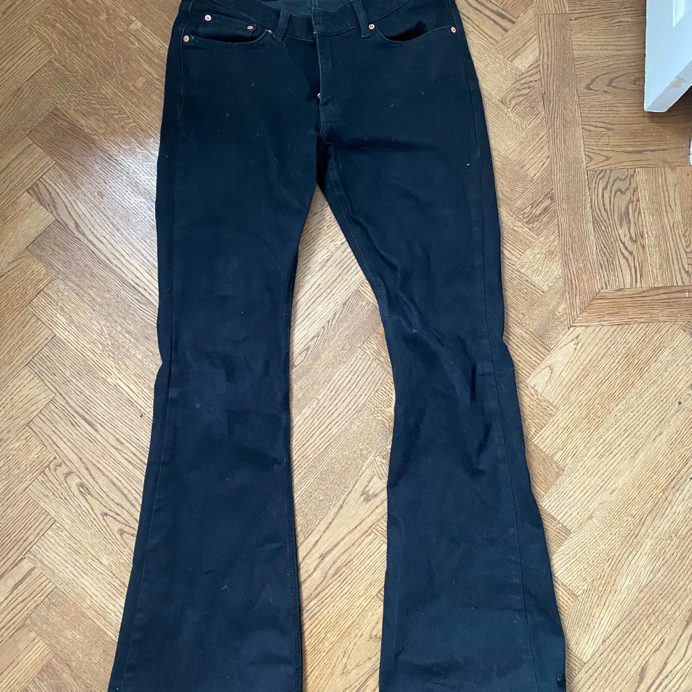Jättesnygga jeans från Gina säljer då de inte passade! Knappt använda, Innerben 80! Fler bilder kan fås. Jeans & Byxor.