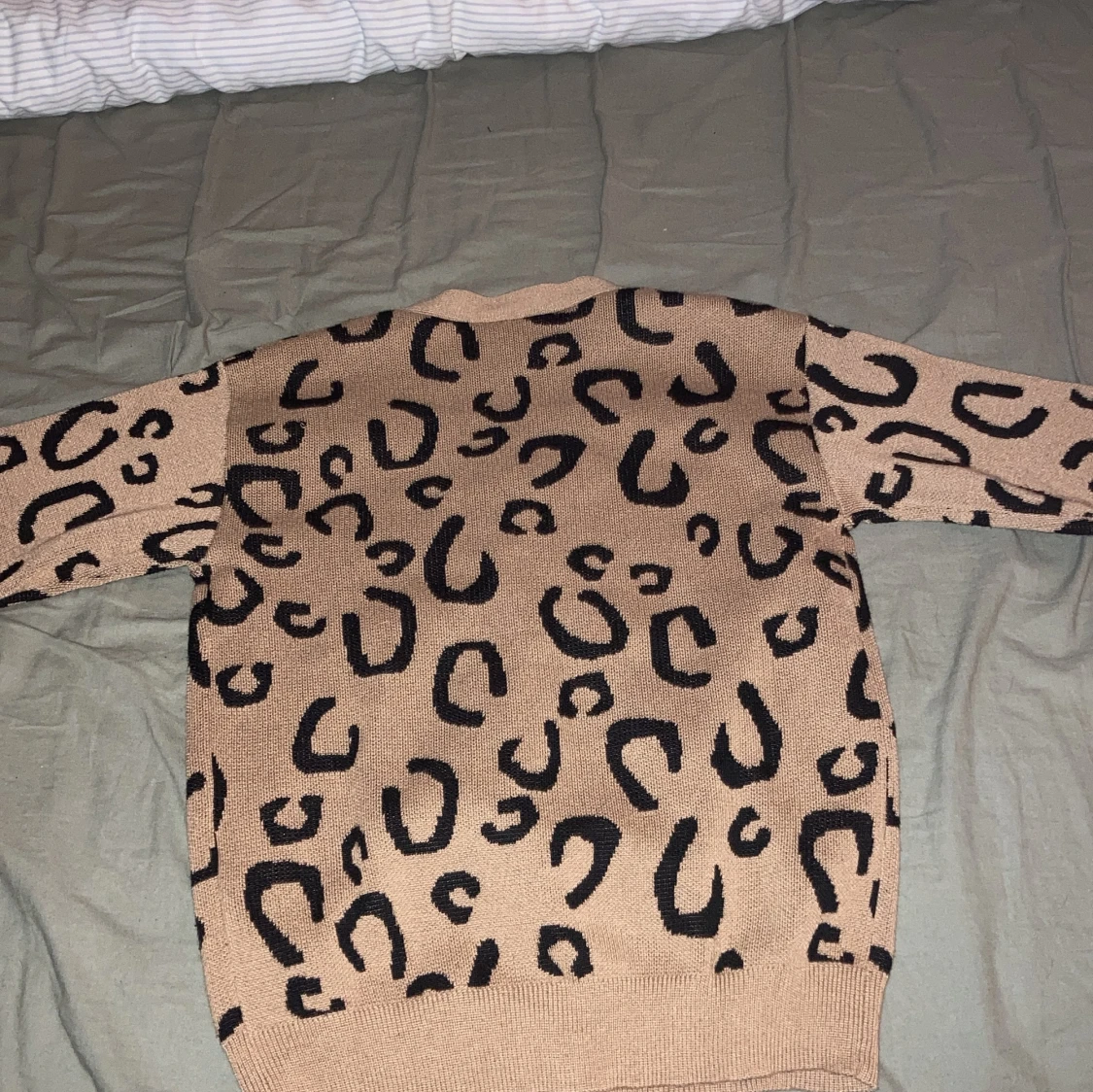 Fin tröja passande för 9 åringar. - 90