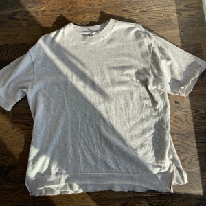 Stickad t-shirt  - Snygg finstickad t-shirt❤️