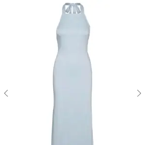 Superfin oanvänd klänning från Vero Moda i strlk xs, nypris: 629kr, säljer den för 400kr + frakt💗