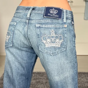 Lågmidjade jeans  - midjemått: 36cm rakt över, innerbenslängd: 80cm 💗 