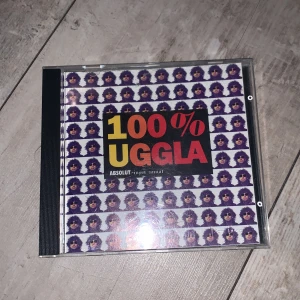 magnus uggla cd - magnus uggla cd köpt second hand! inga defekter däremot på skivan!! (säljer fler cds) skriv i dm om du har några frågor!💕