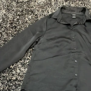 Satin skjorta  - Super fin och elegant 