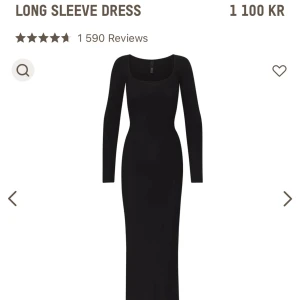 Skims klänning  - Skims klänning i fint skick strl xs passar även S! Säljer då den tyvärr är lite stor på mig❣️ bild 2 är lånad av förra ägaren