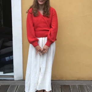 röd omlottstickad kofta - Röd omlottstickad kofta från stories❤️