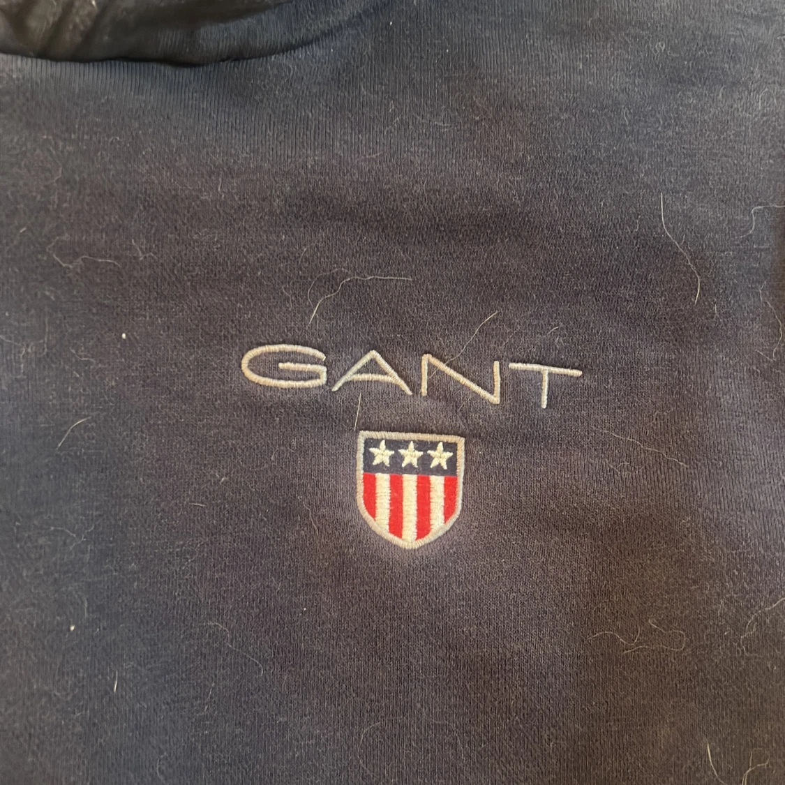 Svart hoodie från GANT - 90