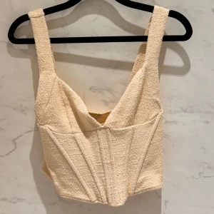 Helt ny topp från Zara! Slutsåld överallt!  - Strl M