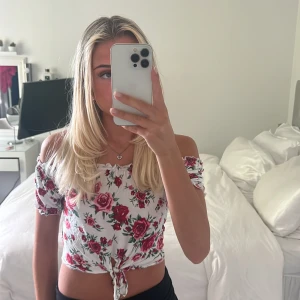 Offshoulder topp - Använd fåtal gånger. Mjukt material