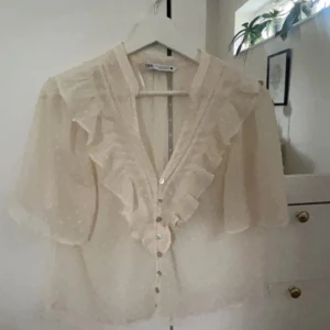 Söt blus - Jätte söt blus som inte kommer till andvänding!!❣️
