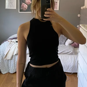 Linne  - Linne från bikbok i storlek xs-s. Superskönt material och säljer för att den aldrig kommer till användning. Köpare står flr frakt! ☺️❤️