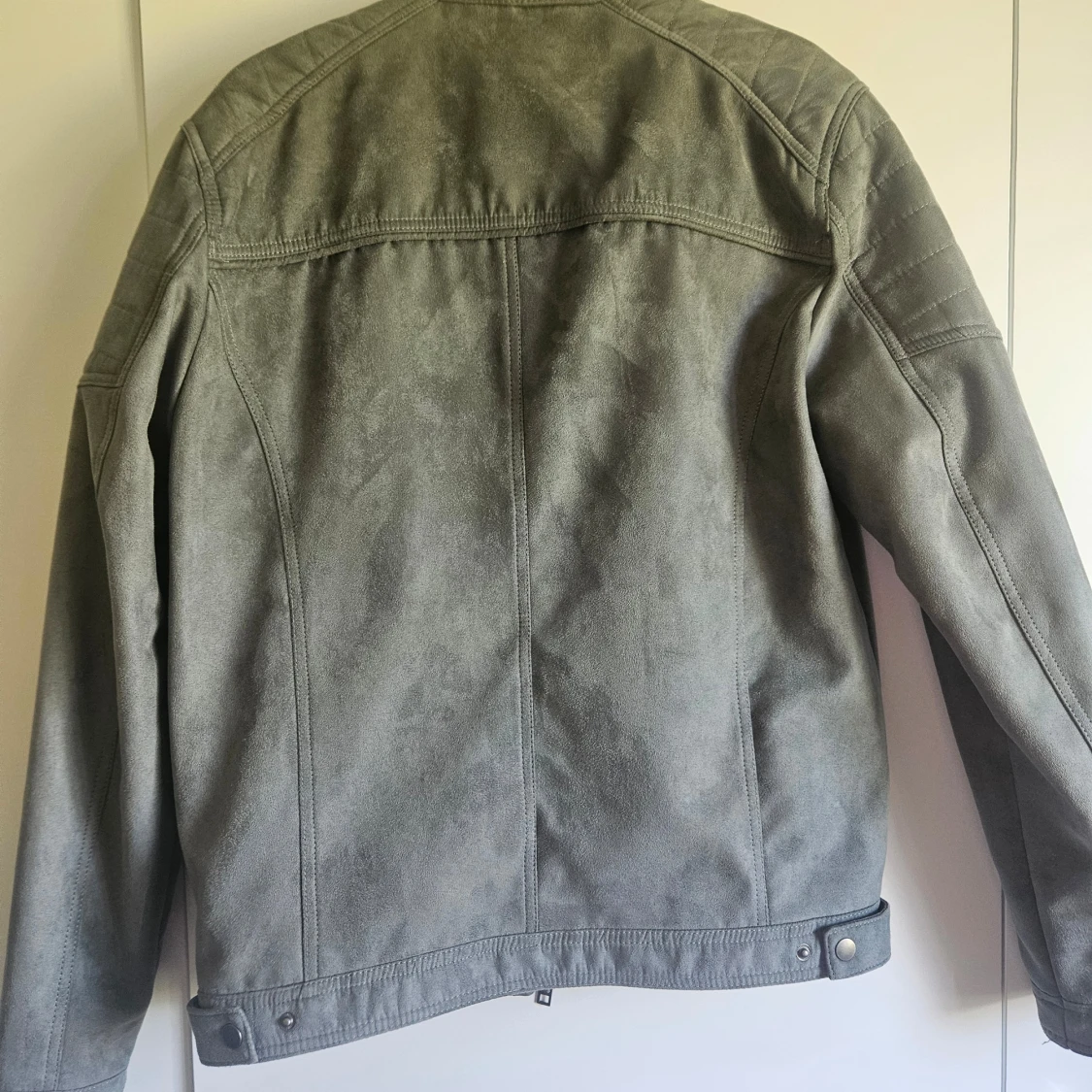 Jack & Jones grå jacka, storlek M - 90