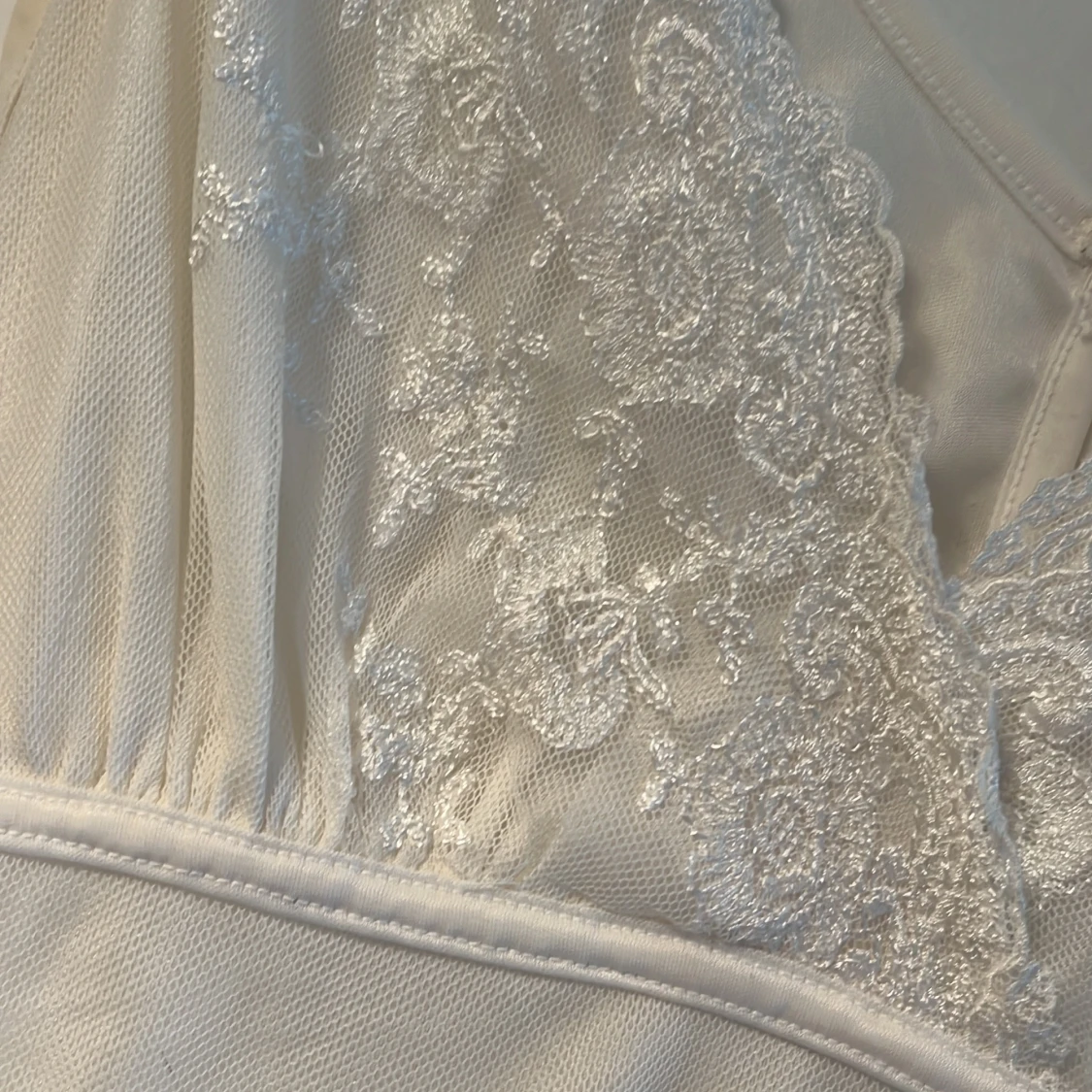 Vit spets linne urringad  - 91