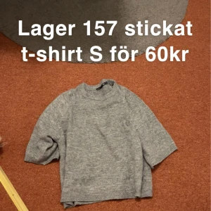 Lager 157 stickat t-shirt  - Denna t-shirten som är alldeles för stor ska jag nu sälja! Den är i bra skick har aldrig använts! 