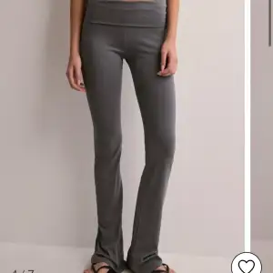 Fina yoga pants från Nelly! Använda fåtal gånger, stl M