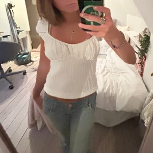 söt topp - säljer dne här super söta toppen ifrån primark! aldrig använd och har lapp kvar, säljer pga att den är för stor❤️