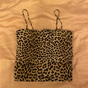 Linne Gina Tricot  - Har aldrig andvänt, som ny, storlek S