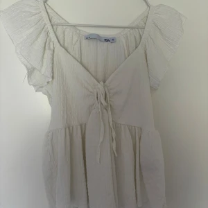 Lager 157 blus - Helt oanvänd vit blus i storlek XS❤️‍🔥