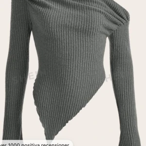 Skit snygg tröja  - Aldrig använd 