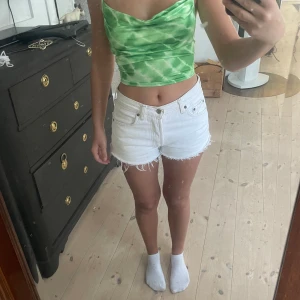 Tröja med öppen rygg  - Grön tröja med öppen rygg, perfekt till sommaren