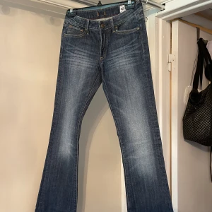 Lågmidjade crocker jeans  - Supersnygga lågmidjade crocker jeans, storlek 28/34