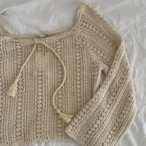 Pull & bear topp - Köpt för ett år sen, endast testad. Nypris cirka 400kr, Lapp kvar😊