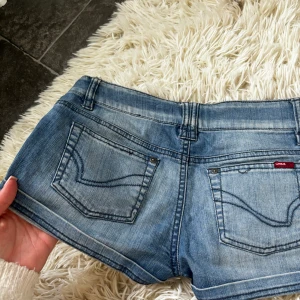 Lågmidjade shorts  - För bilder på skriv till mig här på Plick❤️