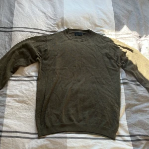 Kashmir Tröja Schiesser - Riktigt snygg kashmir tröja från sciesser i storlek S. Tröjan är i toppskick utan minsta skada. 