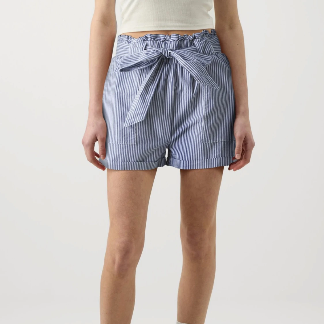 Blårandig shorts - 90