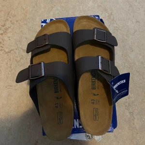 Birkenstock - Cond 10/10 helt oanvända  Storlek 43 pris 500