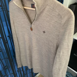 Morris half zip - Morris half zip  Storlek M  Skick: 9/10  Sparsamt använd 