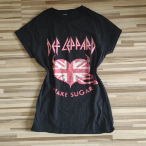 Snygg t-shirt  - Snygg t-shirt 💕 Finns ingen lapp men är i storlek S 💕