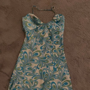 Klänning  - En jätte fin sommar klänning från Gina. Storlek xs. 