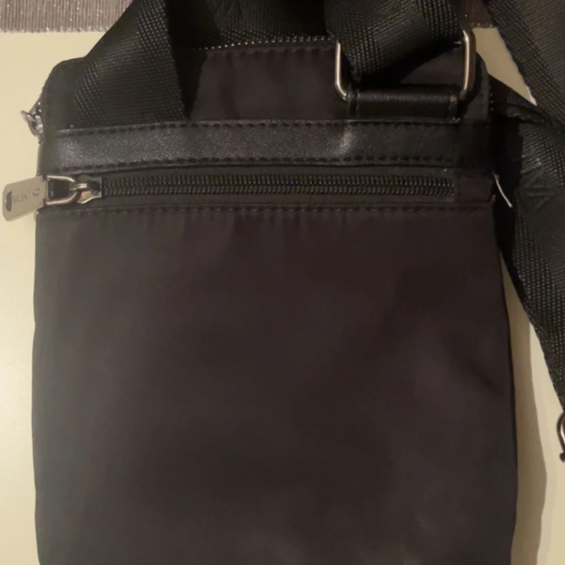 Äkta Valentino väska - 90