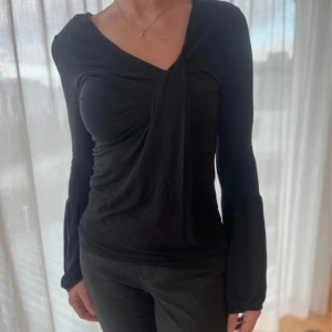 Tröja  - Fin tröja som är lite stor för mig, lånade bilder.