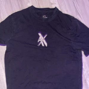 Clean Armani t-shirt - Skön t-shirt till sommaren
