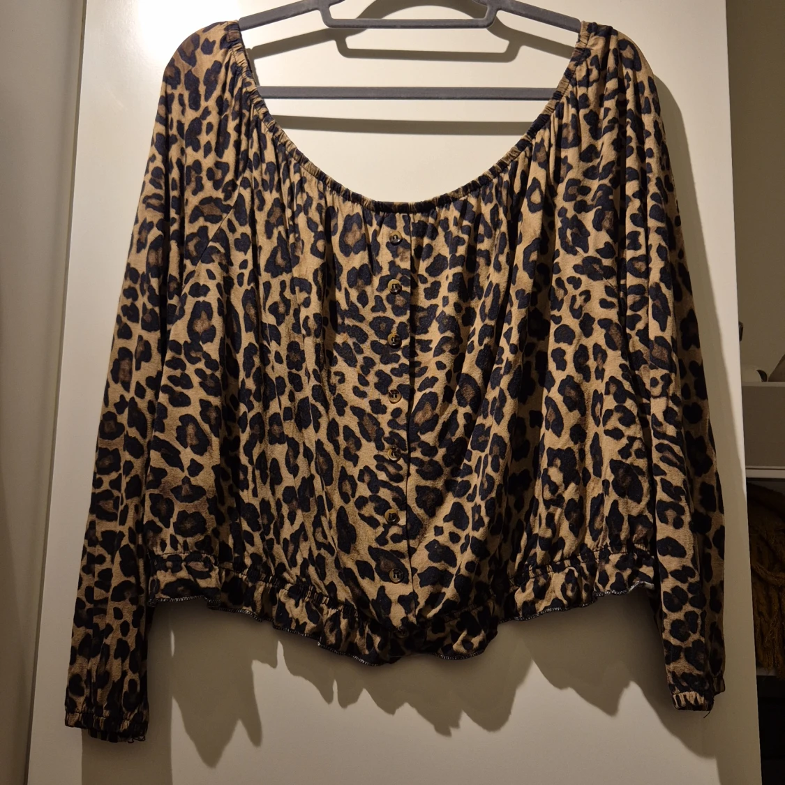 Blus leopars