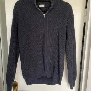 John Henric half zip - Använt ett par gånger endast. Storlek M, köpt för 600kr. Mitt pris 179kr