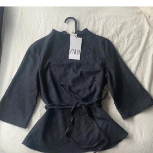 Trekvartsärmad tröja - Endast testad 