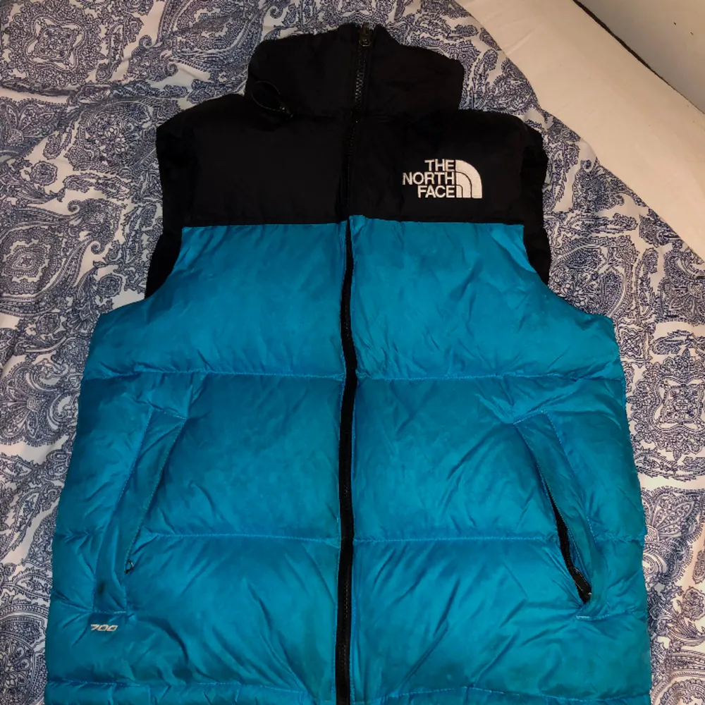 Nypris: 3099kr på The north face hemsida där den är köpt. God Kvalite. Kontakta för fler bilder.. Jackor.