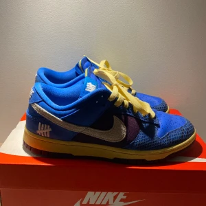 Nike Sb dunk undefeated  - Nike Sb dunk low undefeated Cond 8/10 Inte den rätta boxen 