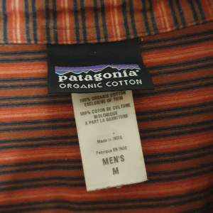 Vintage Patagonia långärmad tröja med krage i borstad bomull. Storlek medium