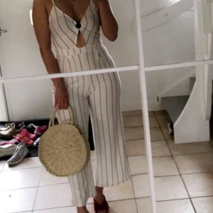 Byxdress - Byxdress från Bershka i bra skick!