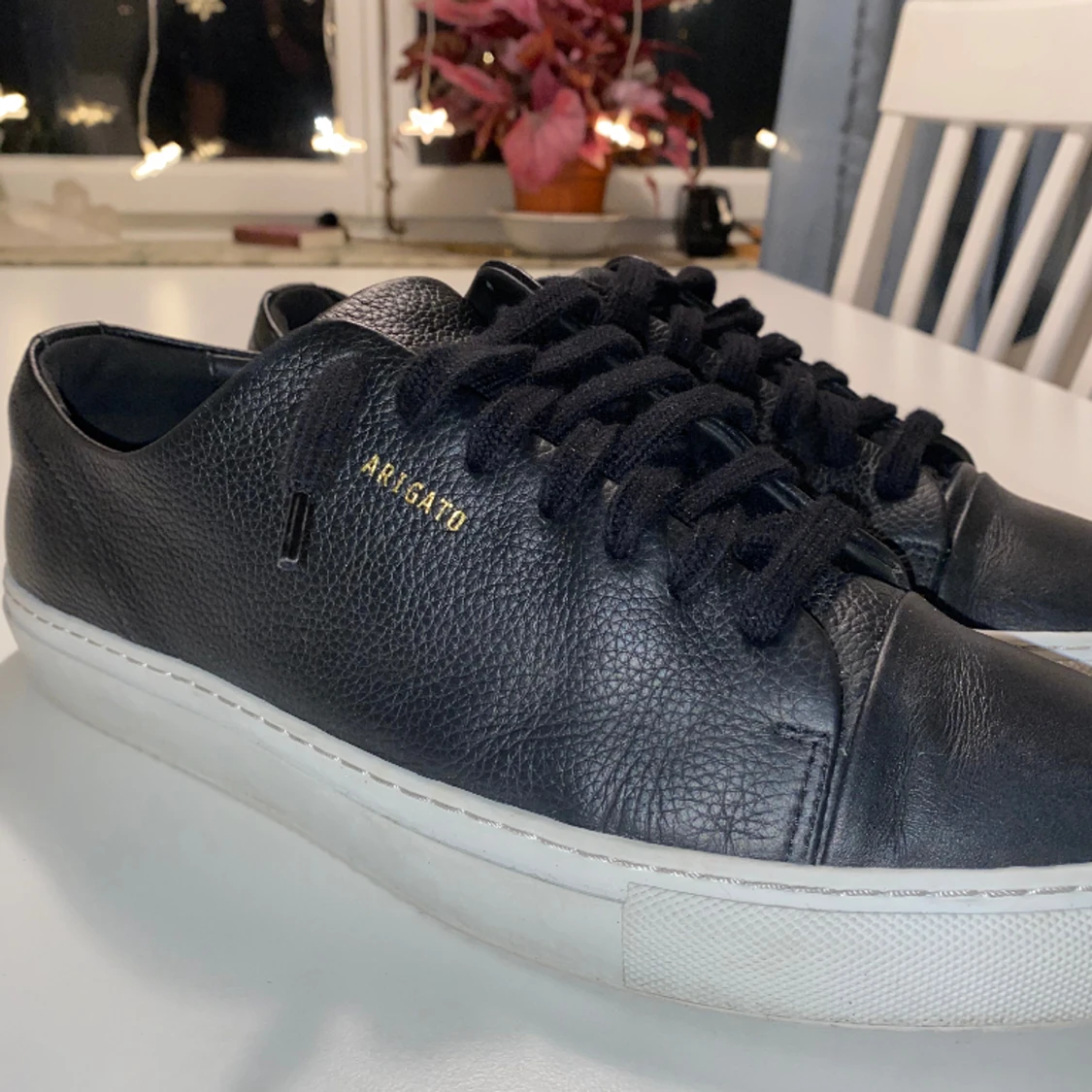 Svarta Arigato skor
