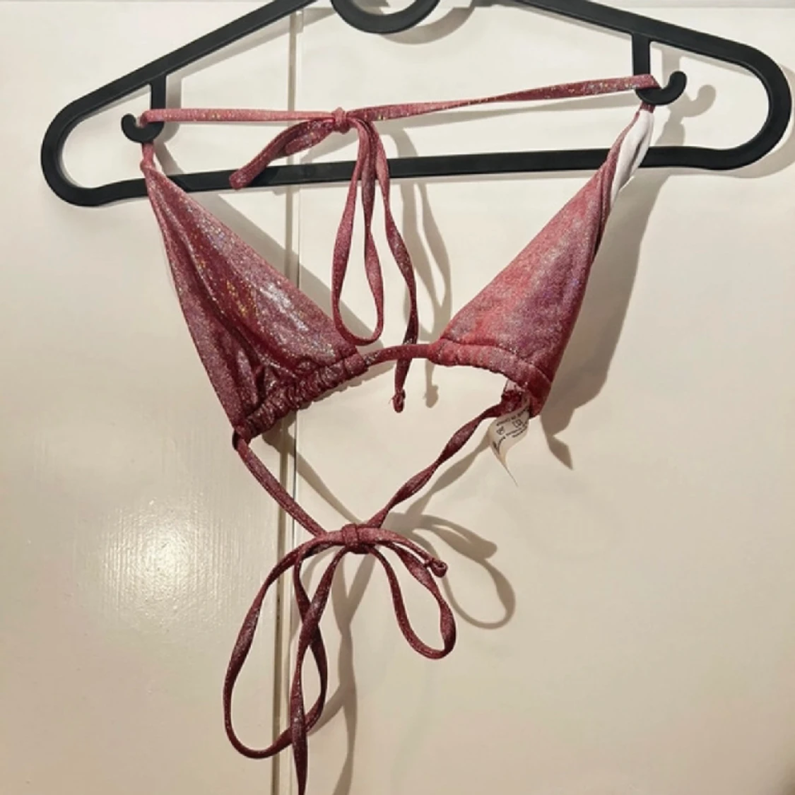 Bikini med stringtrosa 