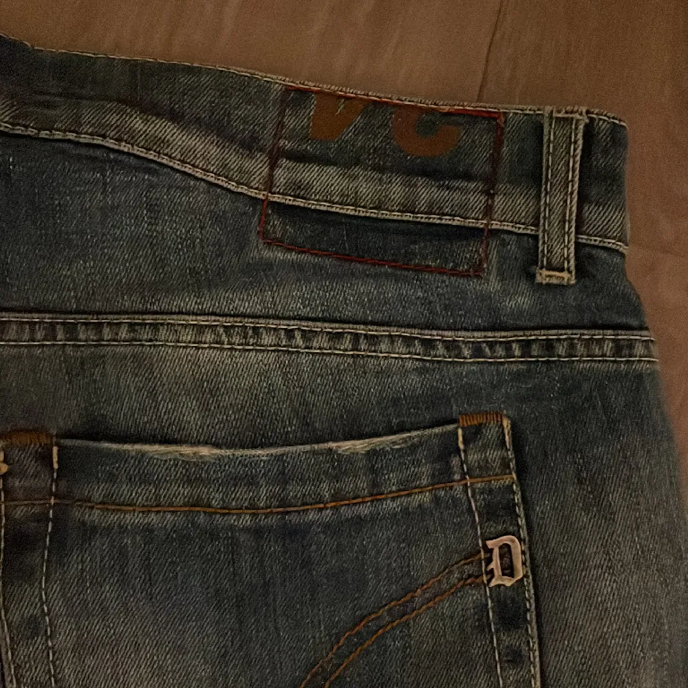 Tja säljer nu mina fina dondup jeans i storlek 33, d är i toppen skick. Skriv vid intresse!. Jeans & Byxor.