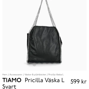 Tiamo väska - Intressekoll på min Tiamo väska i storlek L, jag har köpt den på plick men fint skick. Hör av er vid intresse eller mer info🤍🤍