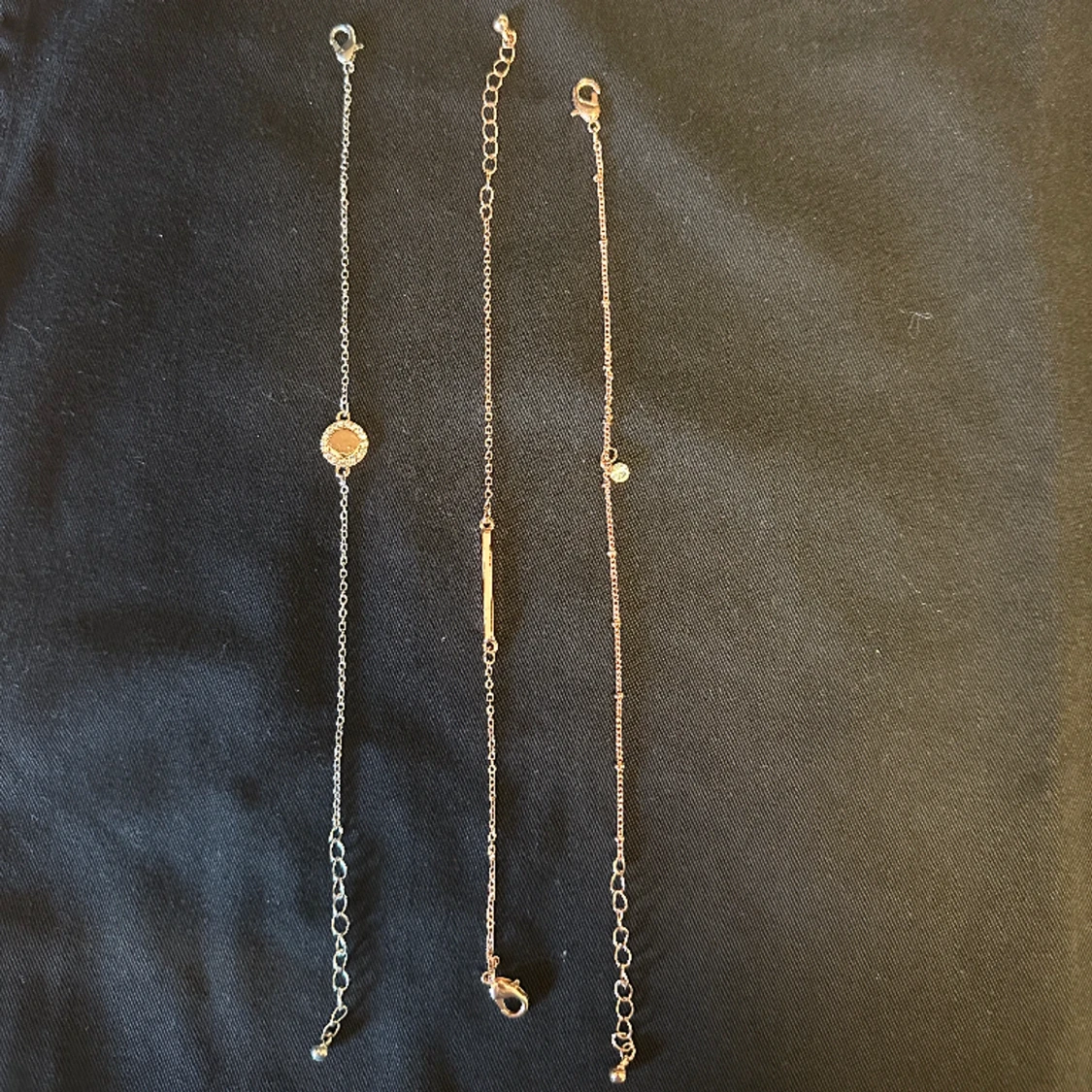 3 snygga rosearmband 