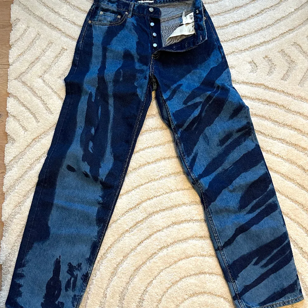Eytys jeans w28, lite osäker på längd men tror 32! superfint skick . Jeans & Byxor.
